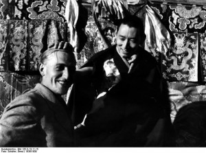 Regent_von_Tibet_mit_Beger